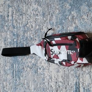 Supreme ss21 sling bag